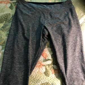 Gray Capri logs pants